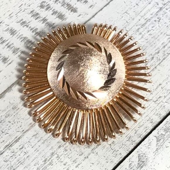 Vintage Scarf Clip Gold Tone Sunburst Style - Picture 1 of 4